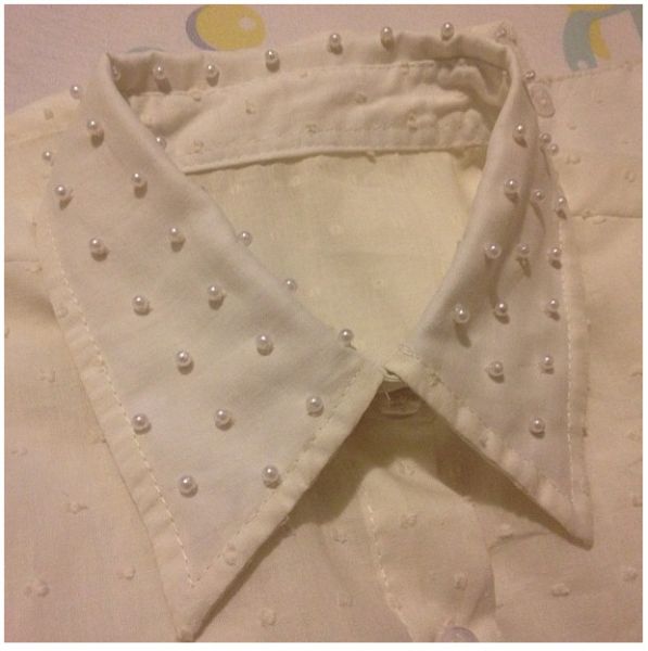 Camisa 100% Algodão com Gola Bordada de Pérolas